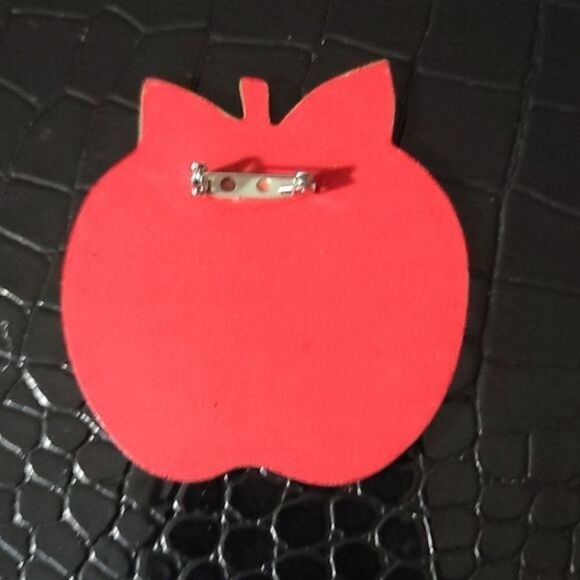 Vintage Wooden A+ Teacher Apple Chalkboard Look Pin Brooch - Picture 4 of 7